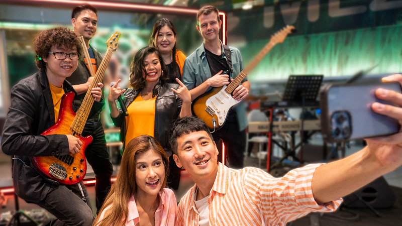 activities-page-live-music.jpg activities-page-live-music.jpg